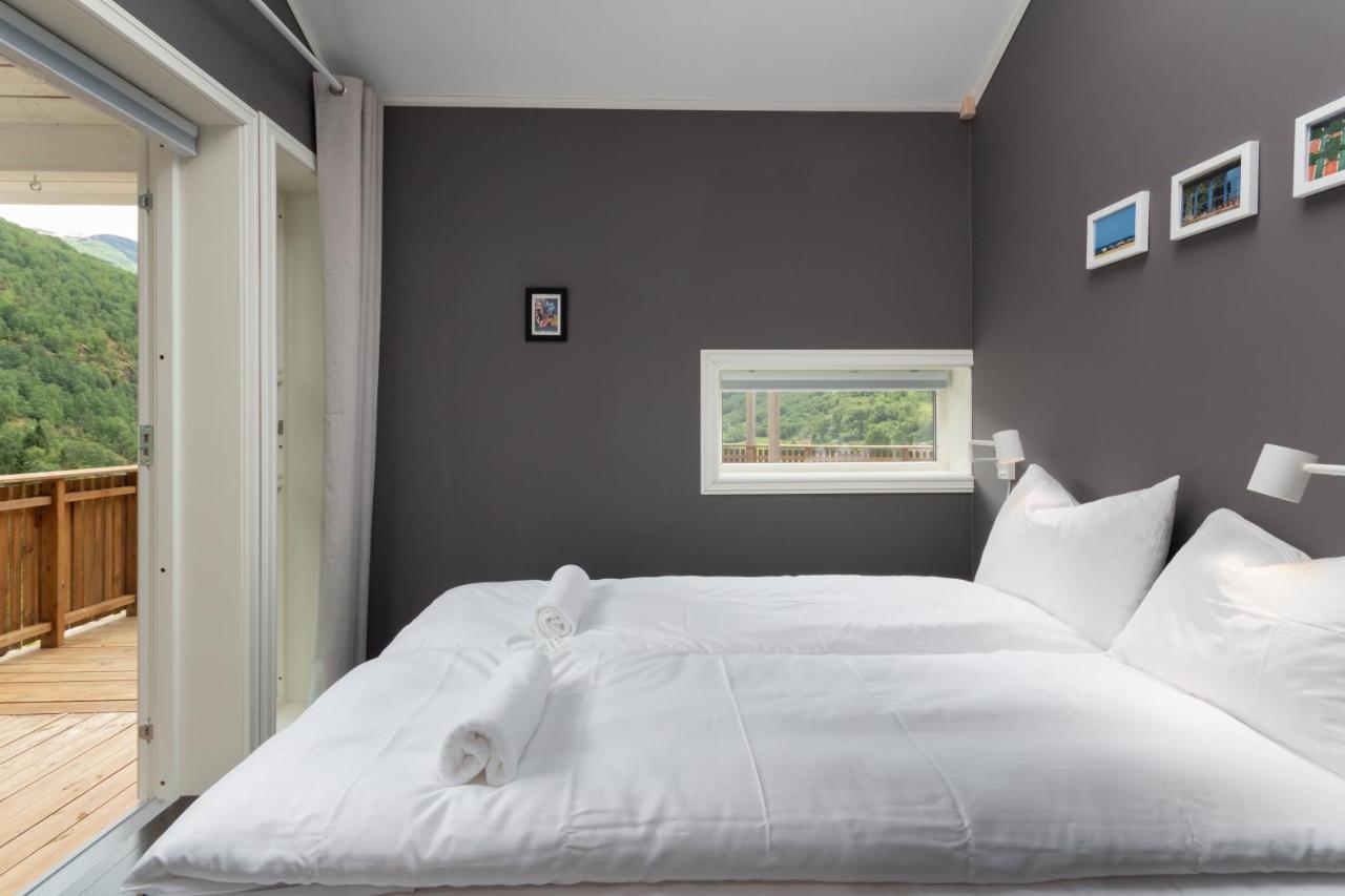 Panoramic Terrace, Huge Rain Shower And Cosy Lofts フロム エクステリア 写真